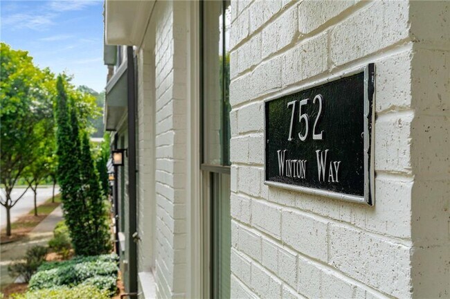 Foto del edificio - 752 Winton Way