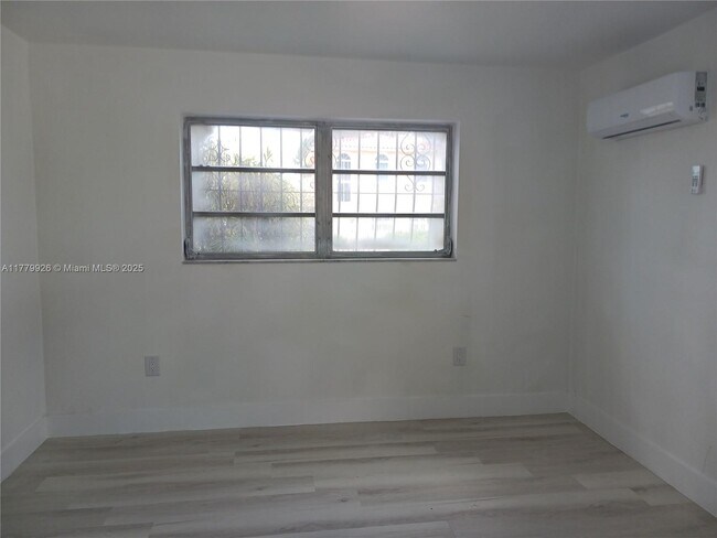 Foto del edificio - 5796 SW 5th St