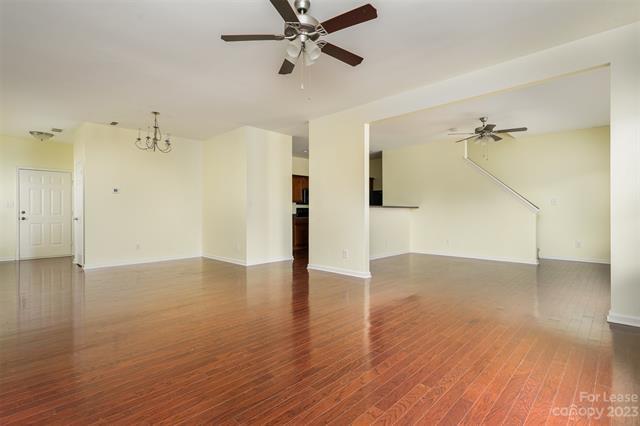 Foto del edificio - 741 Nannyberry Ln