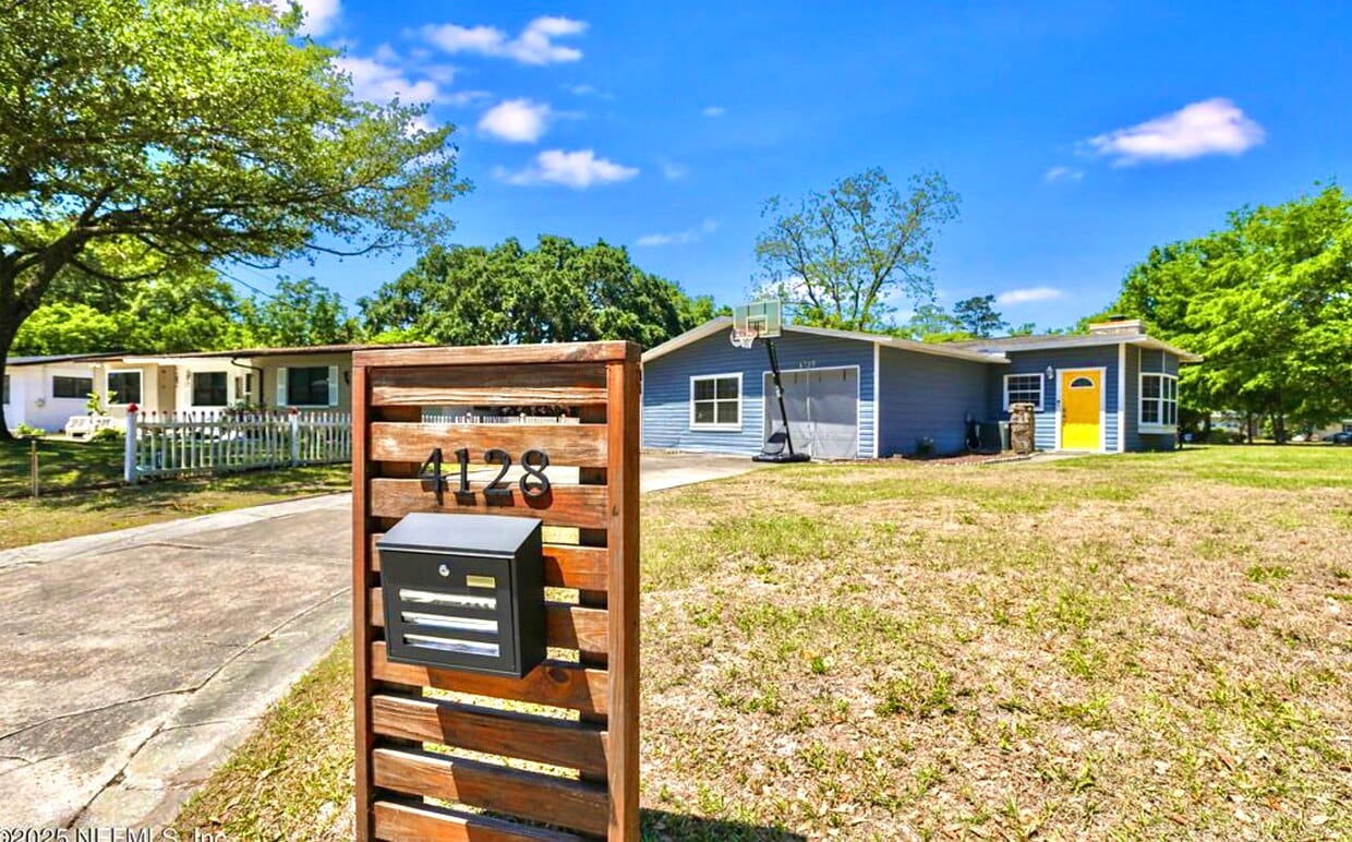 Foto principal - 4128 Arcot Cir