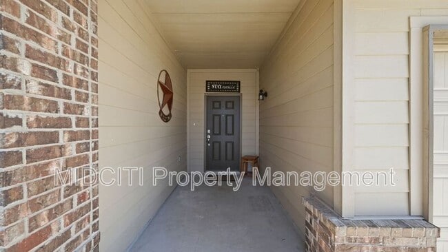 Building Photo - 1116 RIVER WOOD