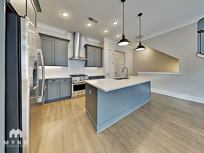 Building Photo - 576 Broadview Pl NE