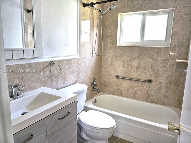 Foto del edificio - 1040 NW 73rd Terrace