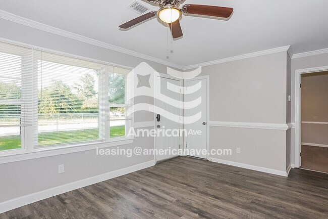 Building Photo - 1952 Williams Dr