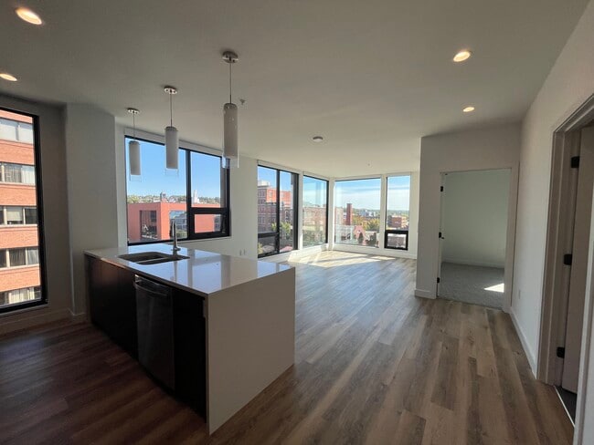 Building Photo - 77 Residences