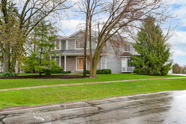 Building Photo - 831 N Yale Ave