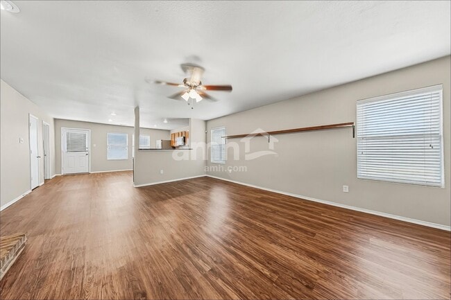 Building Photo - 301 Azalea Dr