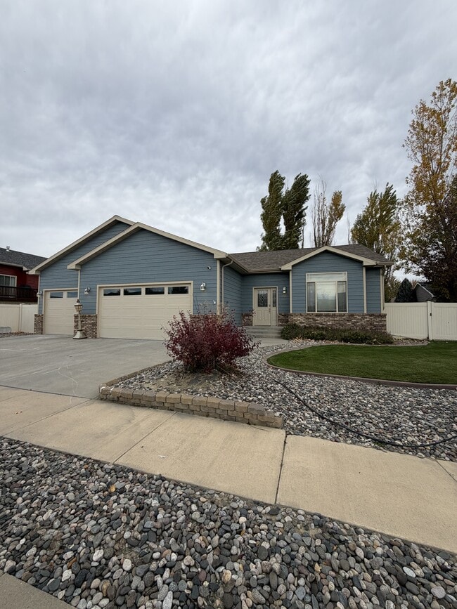 Building Photo - 5421 Spring Stone Ave Building Photo - 5421 Spring Stone Ave