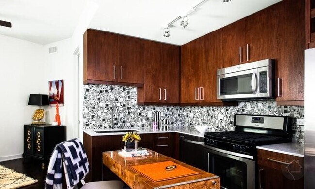 Foto del edificio - 907 W 5th St