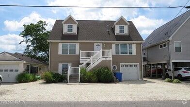 Building Photo - 61 Albert Dr