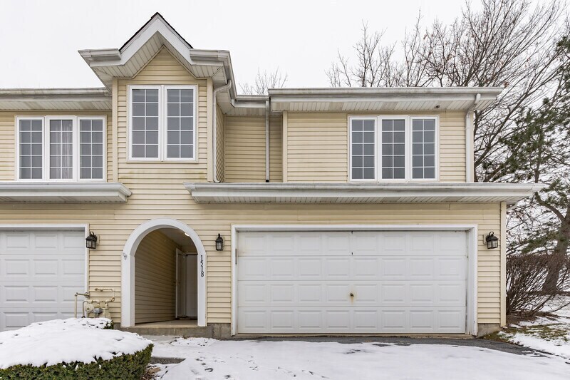 1518 Golden Oak Dr, Woodstock, IL 60098 Townhome Rentals in Woodstock