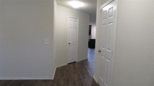 Building Photo - 1731 Avocet Way