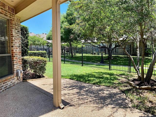 Foto del edificio - 213 Versailles Ln