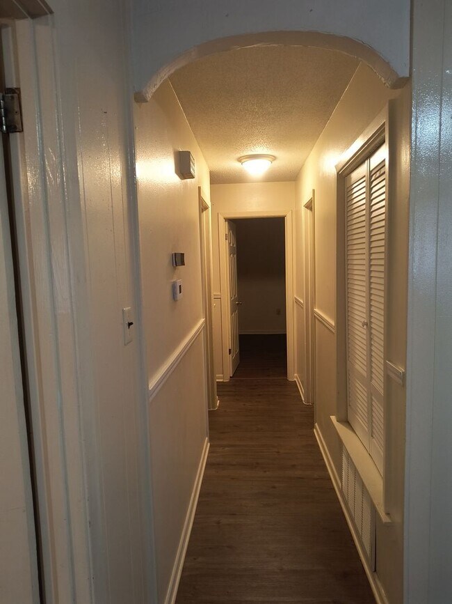 Building Photo - 2301 Starlite Dr