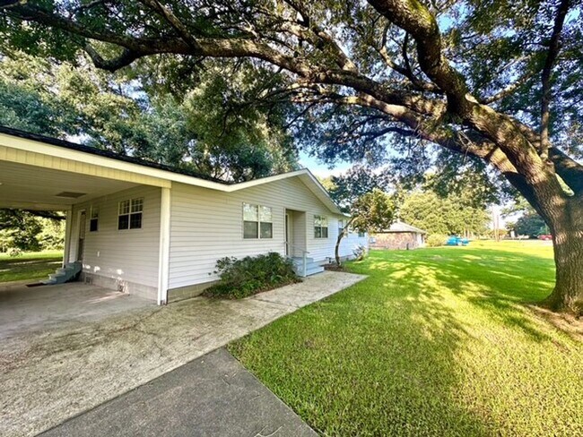 Foto del edificio - 37222 Miller Rd