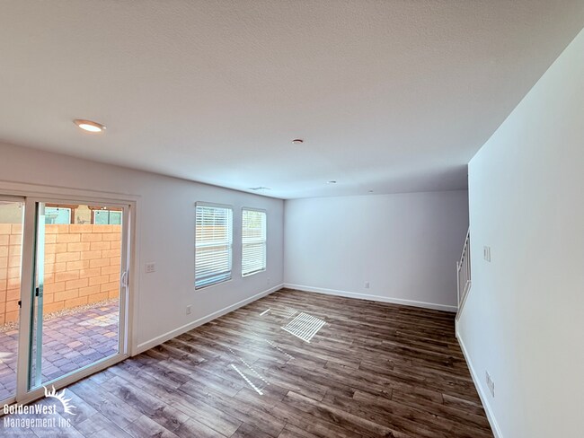 Building Photo - Newly Buil 3Bdm 2.5Ba Townhome in Premier ...