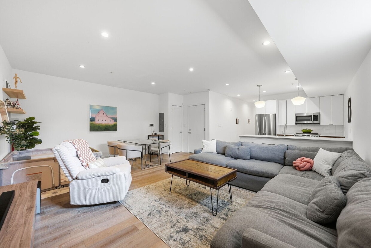 Light-Filled Luxury Condo with Designer Finishes - Light-Filled Luxury Condo with Designer Finishes