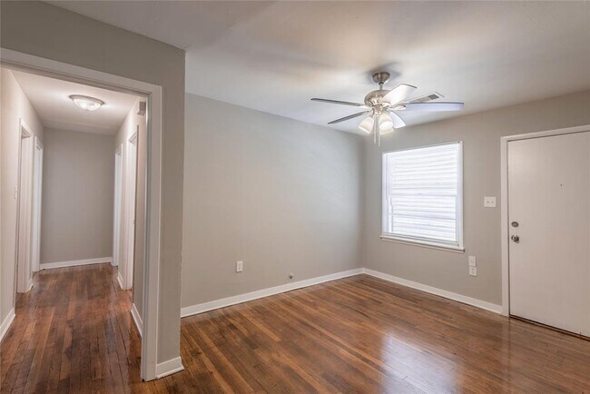 Foto del edificio - 124 N Washington St