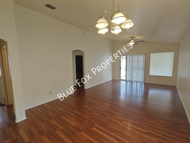 Foto del edificio - 3313 W Millstone Pl