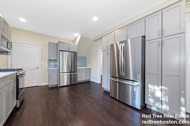 Foto del edificio - 62 Bradbury Ave