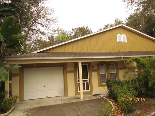 Building Photo - 8521 N Hyaleah Rd