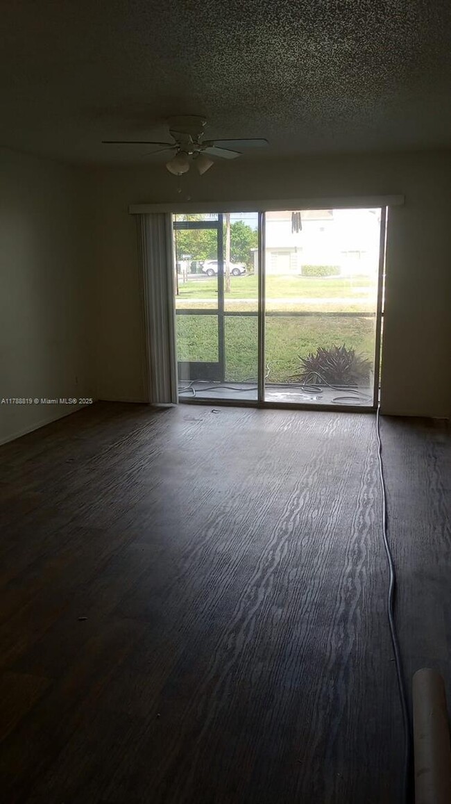 Building Photo - 8060 N Colony Cir