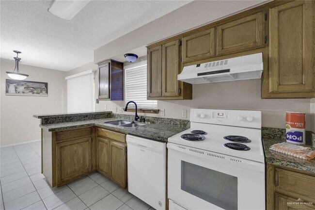 Foto del edificio - 1602 Avocet Ave W