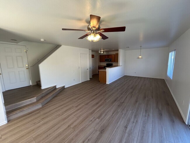 Foto del edificio - 12006 W Aster Dr