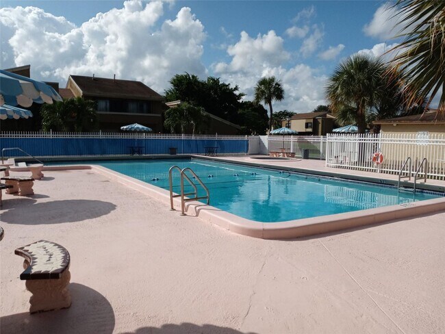 Foto del edificio - 2944 E Missionwood Ln