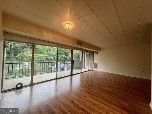 Foto del edificio - 2302 Riddle Ave