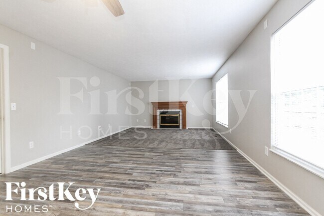 Foto del edificio - 7474 Carnation Ln