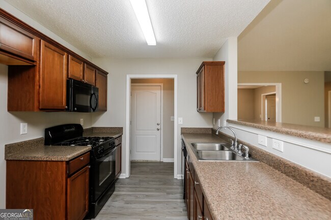 Building Photo - 213 Comet Ct