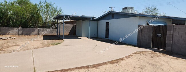 Foto del edificio - $1,400 Steal! Cozy 2-Bedroom Home in the H...