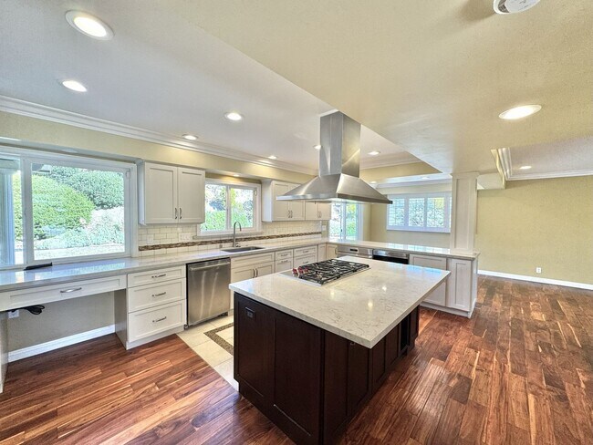 Building Photo - Prestigious Home In Beautiful Del Cerro ~ ...