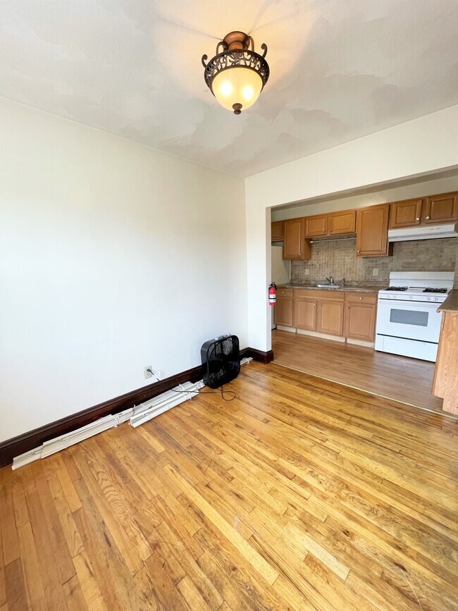 Foto del edificio - 12 Brook Rd