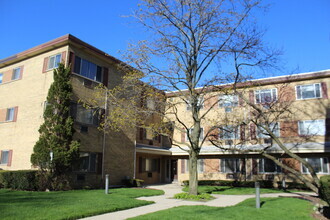 Building Photo - 9207 Skokie Blvd