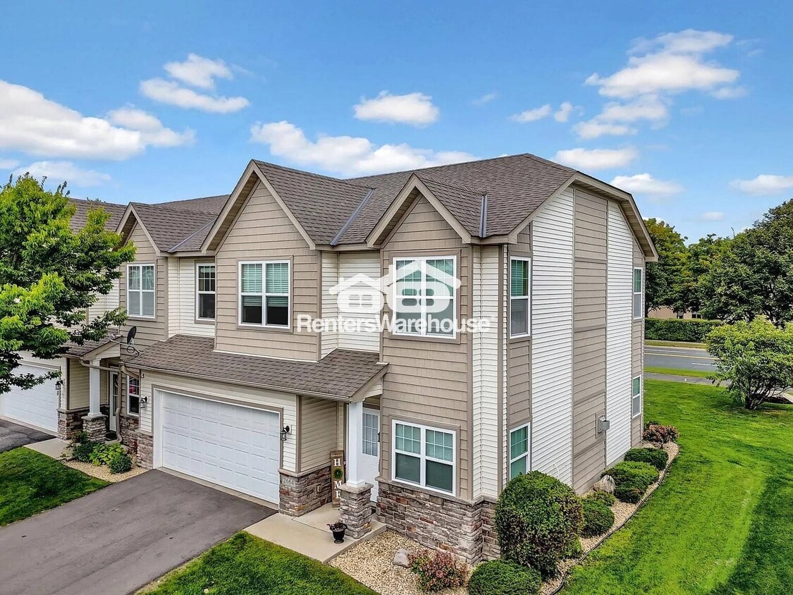 Building Photo - 2664 Vierling Dr E