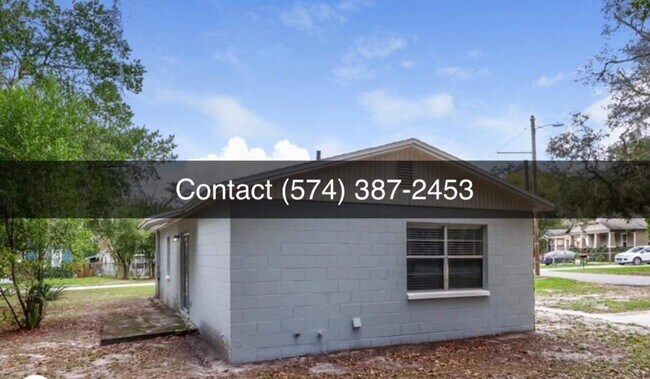 Building Photo - 1707 Hillside Dr