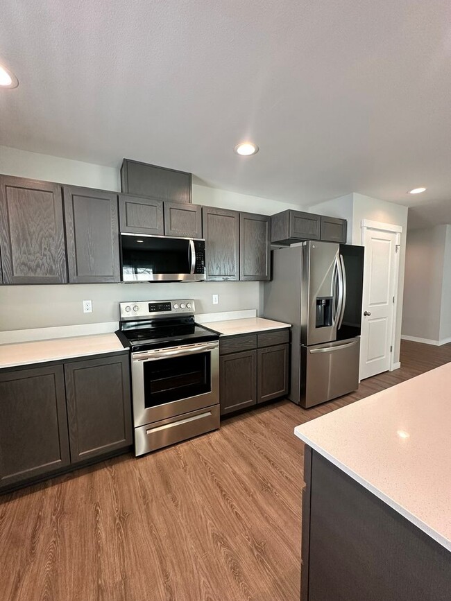 Building Photo - Amazing Brand New Home with 3 Bedrooms & 2...