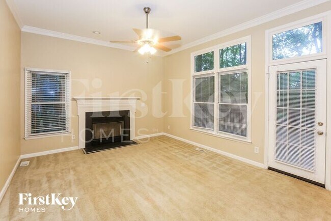 Foto del edificio - 9718 Whitewood Trail