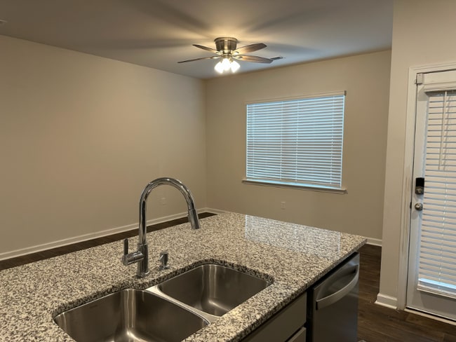 Building Photo - 1422 Bella Grace Ct