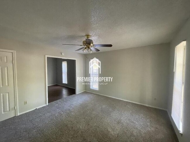 Building Photo - 2225 Eveningview - HALF OFF FIRST MONTH'S ...