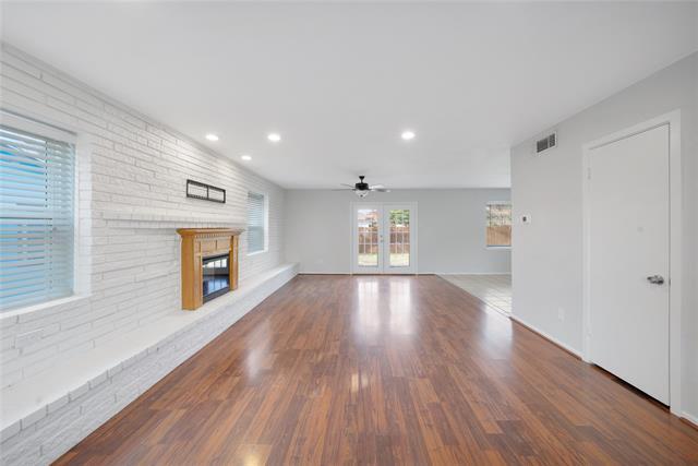 Foto del edificio - 9227 Pinewood Dr