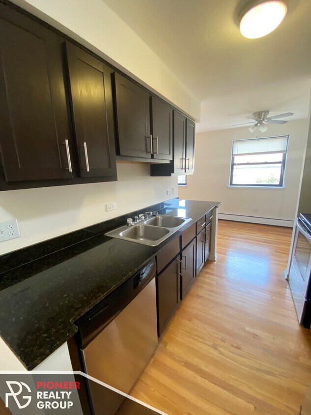 1143 W Columbia Ave Unit 2