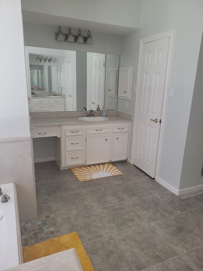 Foto del edificio - 1802 Copperwood Ln