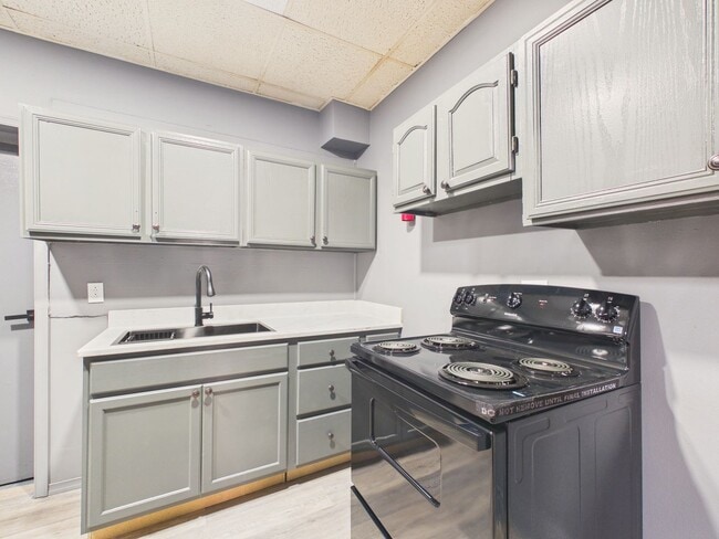 Building Photo - 1527 Naudain St