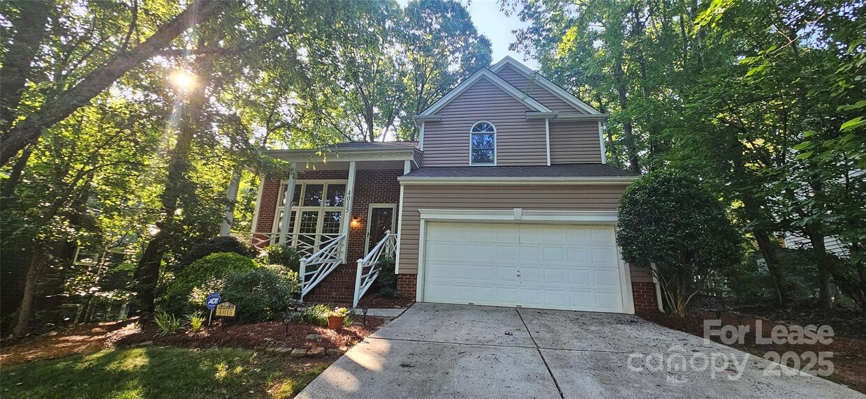 Primary Photo - 4015 Brownes Ferry Rd