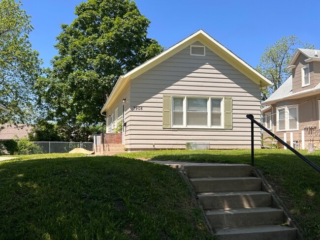 Building Photo - 3908 Adams St