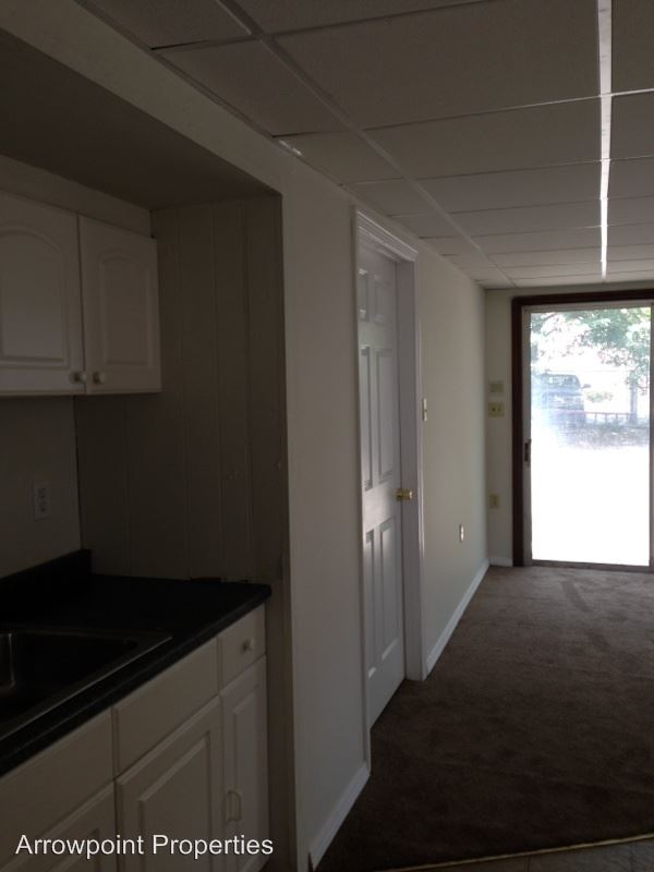 Building Photo - 79 Boxford St