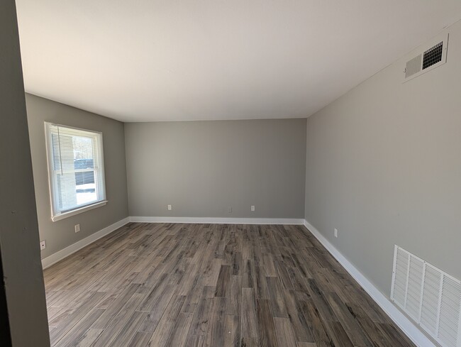 Building Photo - 2425-2445 Old Greensboro Rd